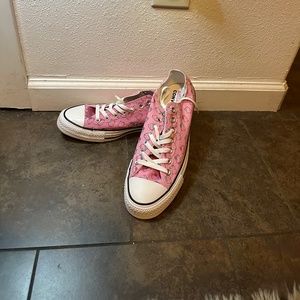 Men’s hello kitty converse